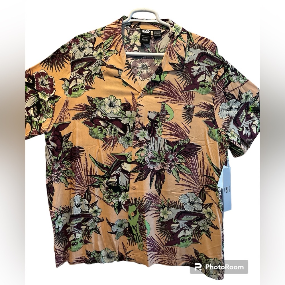 New with tag Baby Yoda short sleeve resort style in 3xl